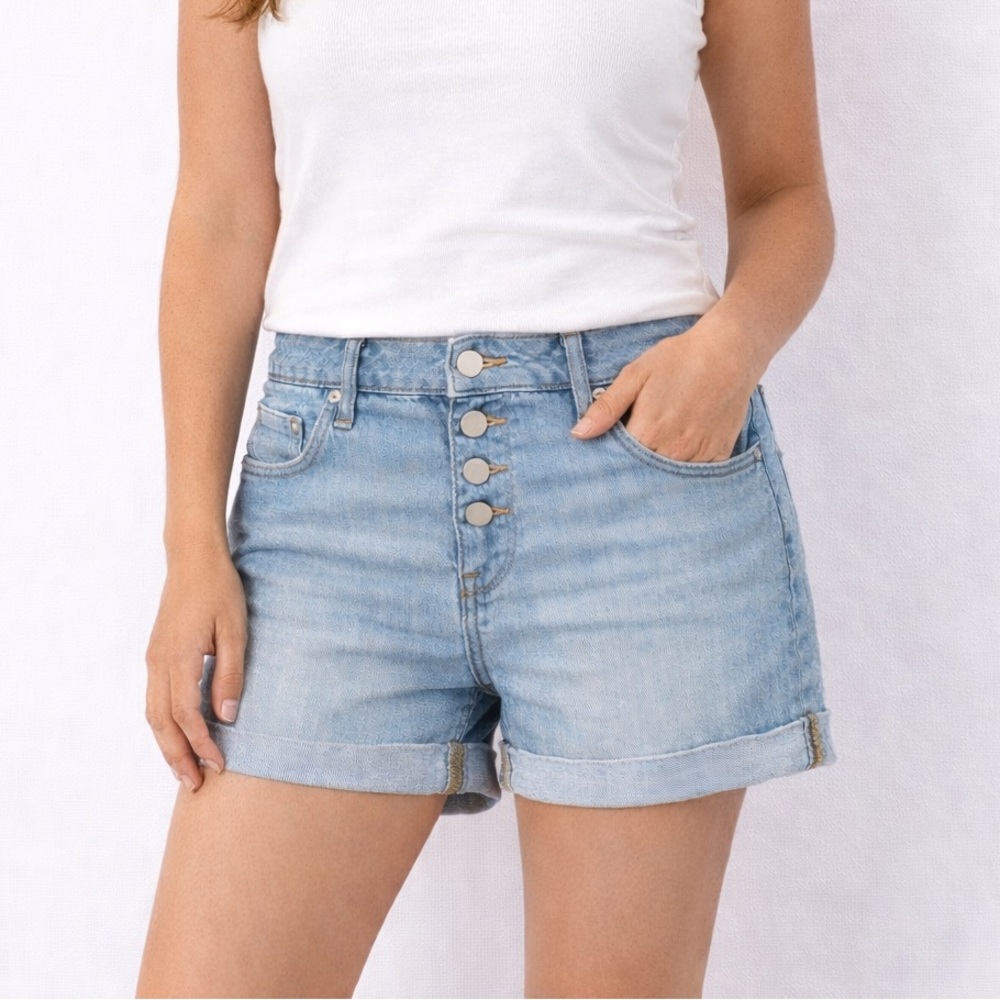 Simply Vera Wang High Rise Denim Shorts Women’s Size 6 Short Light Wash Stretch
